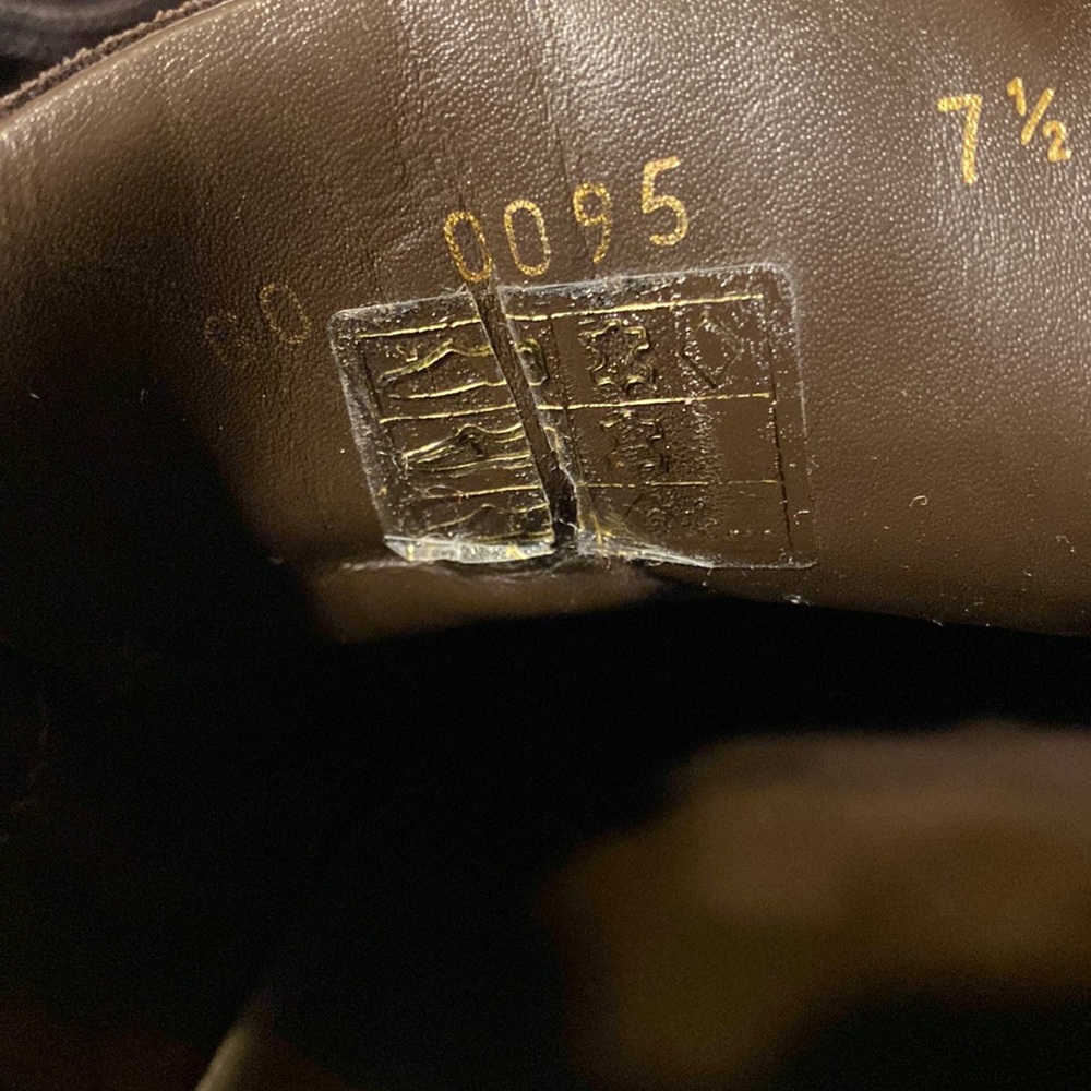 LOUIS VUITTON SNEAKERS - Picture 10 of 10